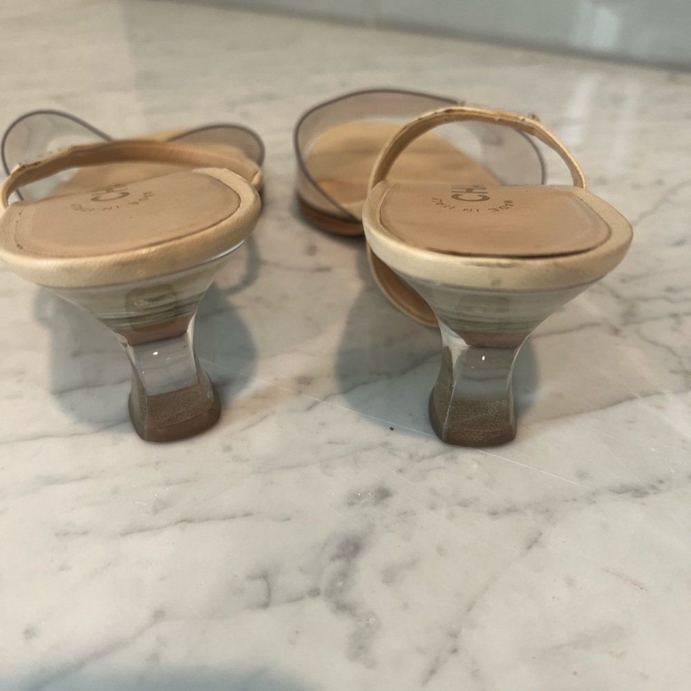 CHANEL Beige Nude Leather & Clear PVC Slide Sandals - Picture 2 of 3